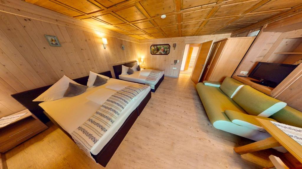 Schlafzimmer mit Sofa